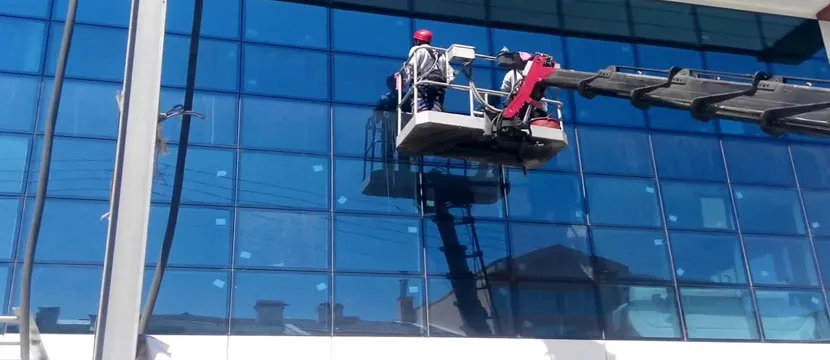 Esenler Cam Silme Şirketi 